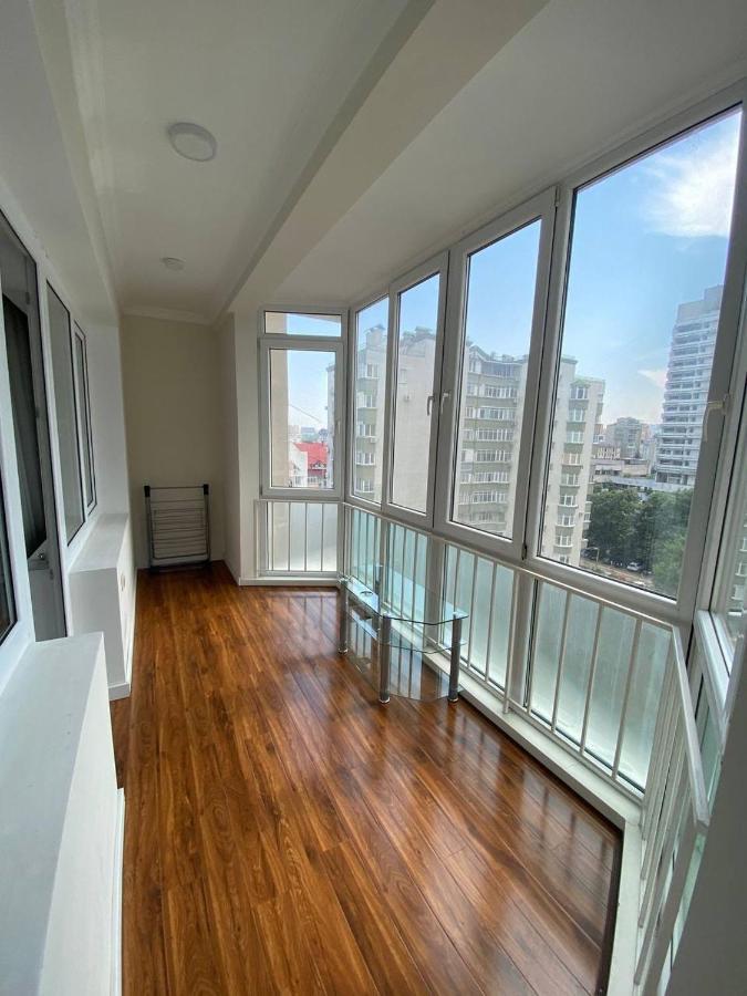 Appartement Avec 2 Chambres En Centre Ville Chisinau Ngoại thất bức ảnh